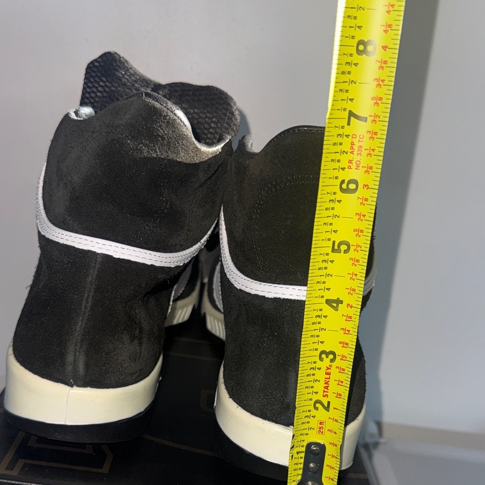 Black High-Top Sneakers - Picture 12 of 12